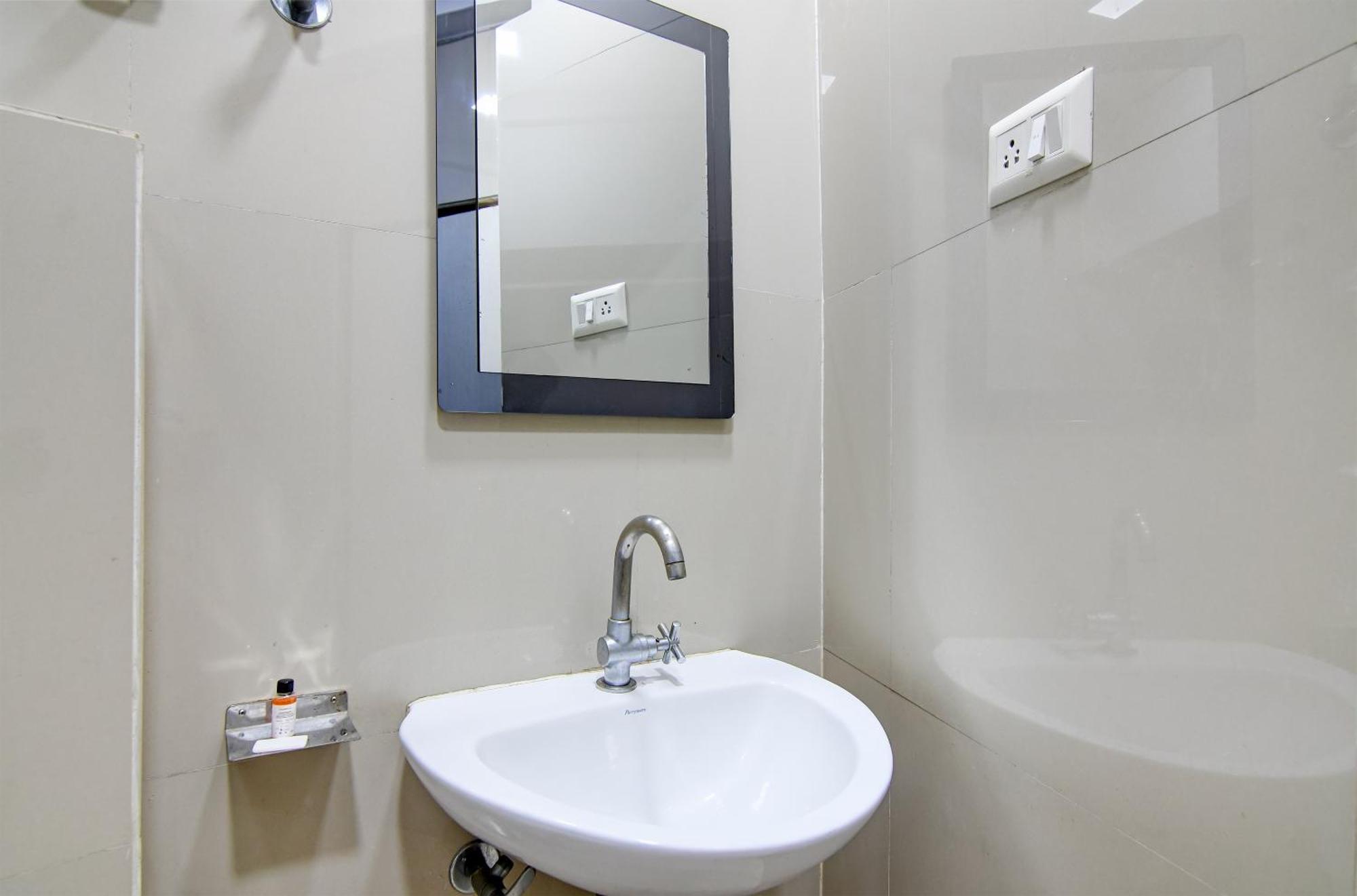 Hotel Q Inn Kolkata Luaran gambar