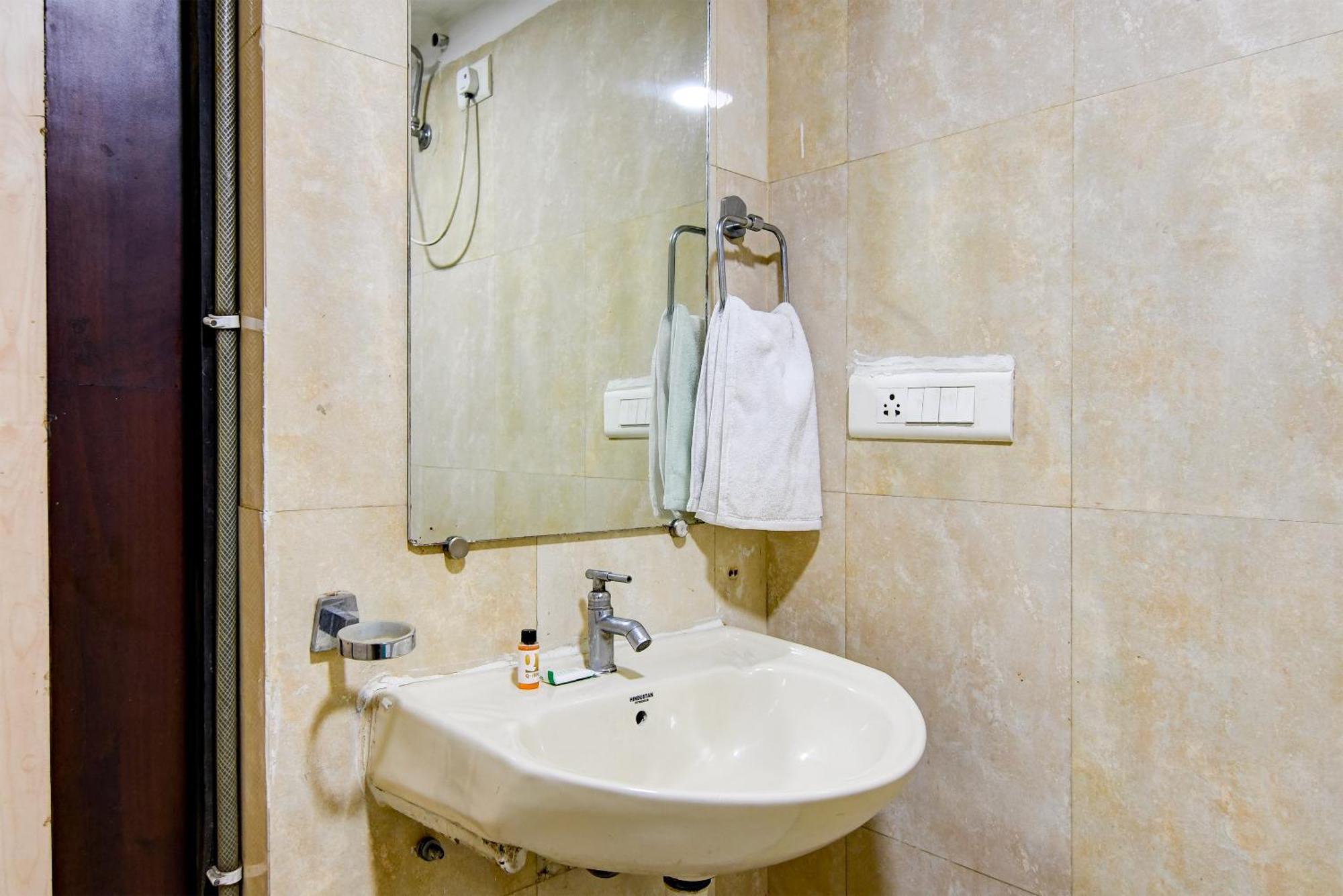 Hotel Q Inn Kolkata Luaran gambar